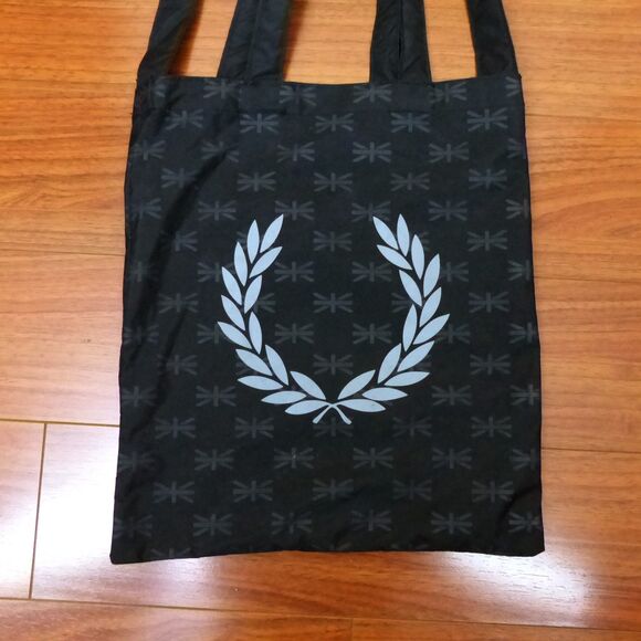 Fred Perry Tote Bag Black Laurel Wreath Logo Carryall Shopper Crossbody Nylon - Picture 3 of 11